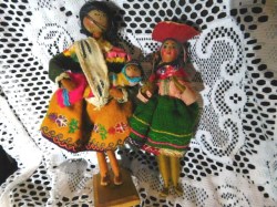 2 ECUADOR MOTHERS WITH BABIES, 8.5" & 10" ORIGINAL OUTFITS, HAT